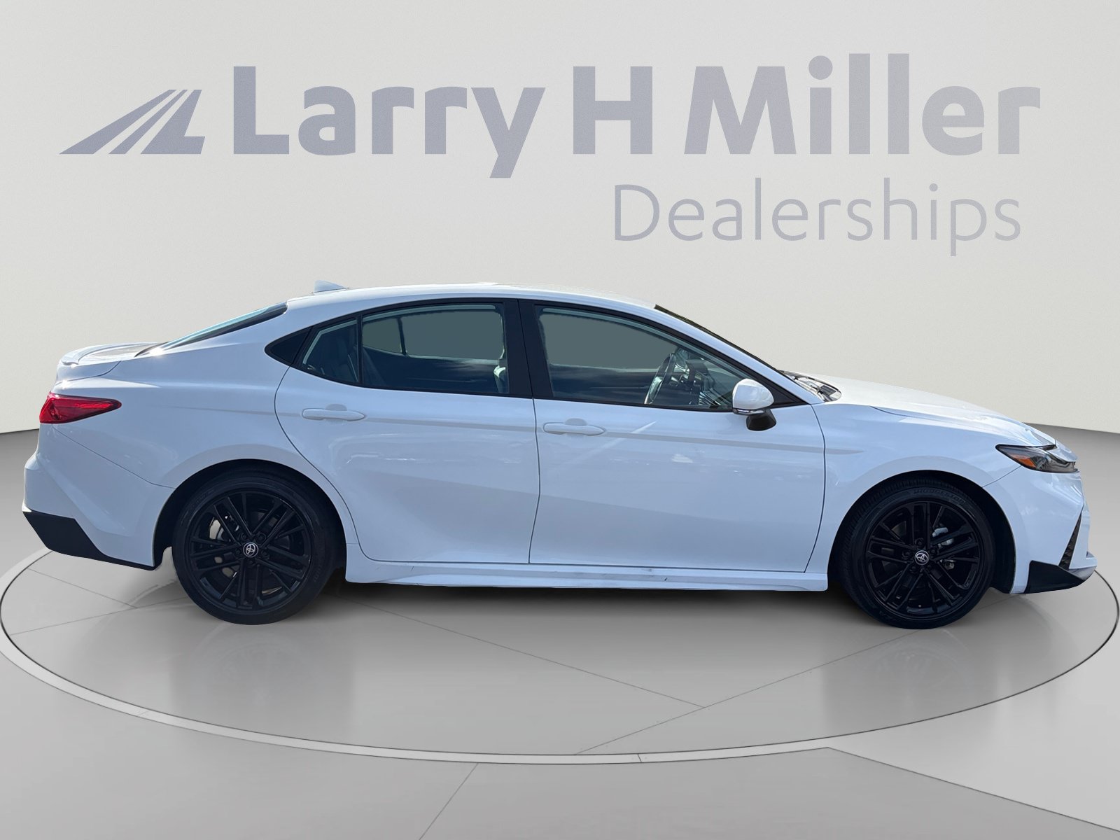 Certified 2025 Toyota Camry SE FWD image 6