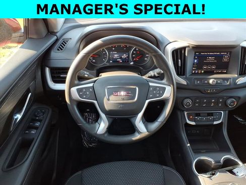 Used 2024 GMC Terrain SLE image 16