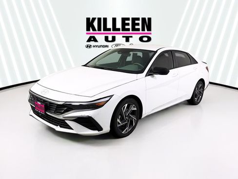 Used 2025 Hyundai Elantra Sport image 3