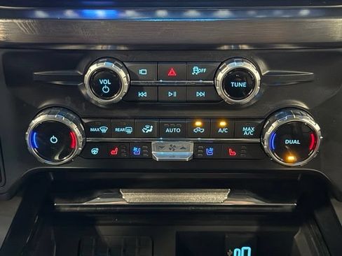 Used 2025 Ford F250 Lariat w/ Black Appearance Package AWD/4WD image 26