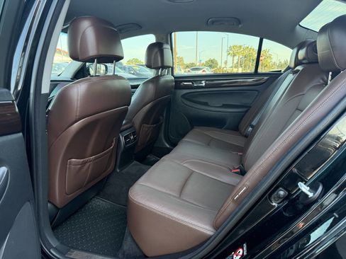 Used 2012 Hyundai Genesis 3.8 image 11