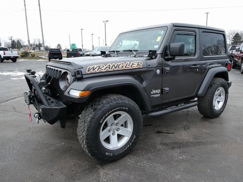 Used 2019 Jeep Wrangler Sport image 7