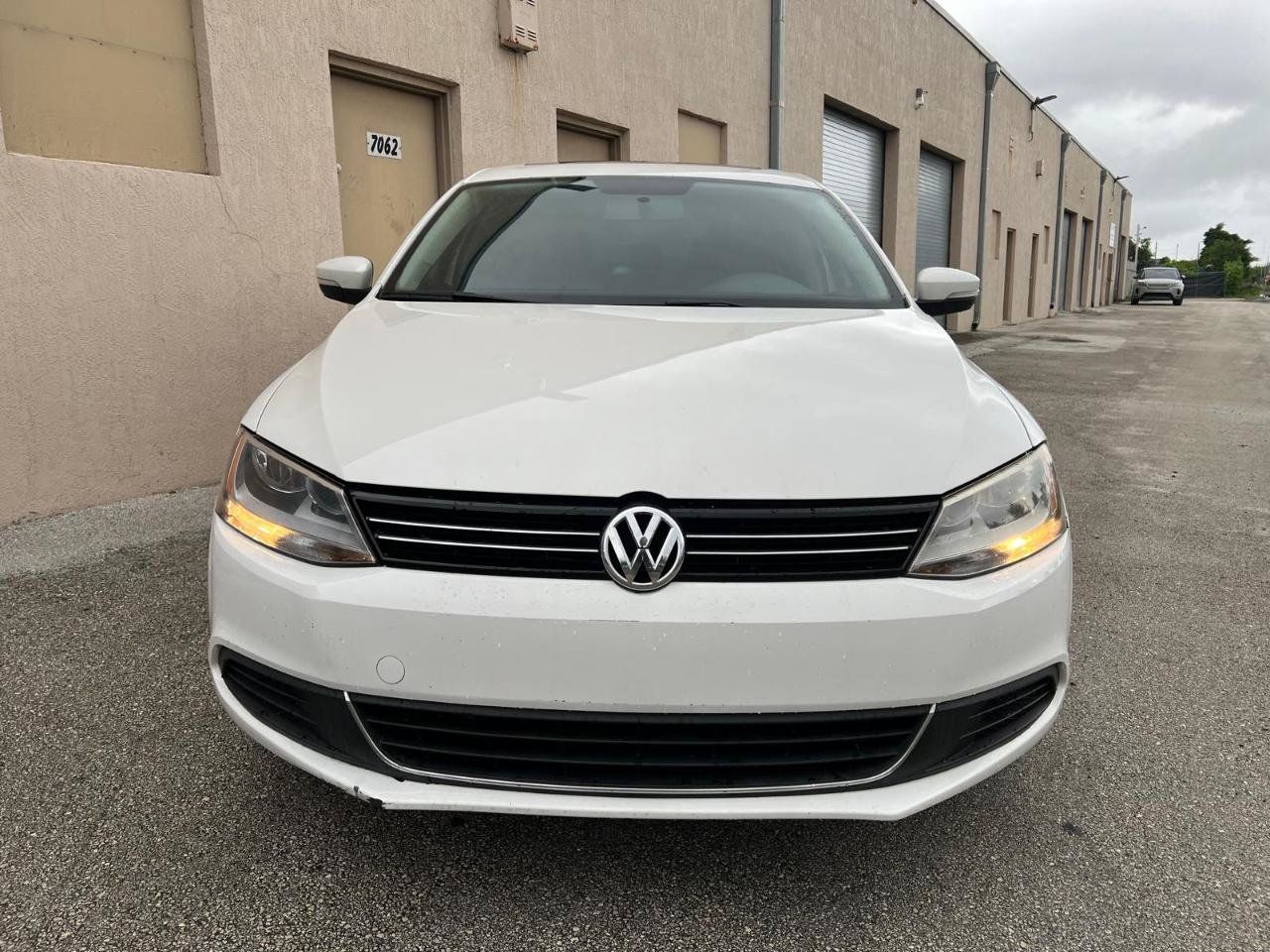 Used 2013 Volkswagen Jetta SE FWD image 4