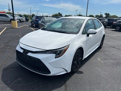 Used 2026 Toyota Corolla LE FWD image 7