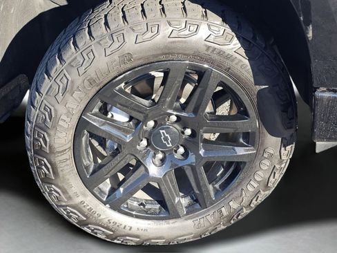 Used 2024 Chevrolet Silverado 1500 LT Trail Boss w/ Convenience Package II image 21