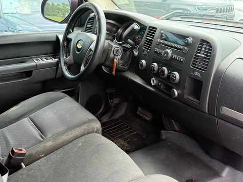 Used 2011 Chevrolet Silverado 1500 LT AWD/4WD image 19