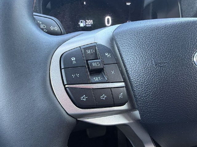 Used 2025 Ford Explorer Active RWD image 24