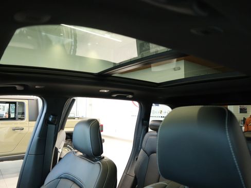 New 2026 Jeep Grand Cherokee Limited image 16