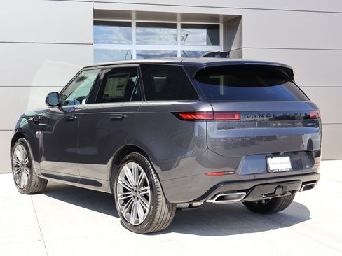 New 2026 Land Rover Range Rover Sport Dynamic SE AWD/4WD image 8