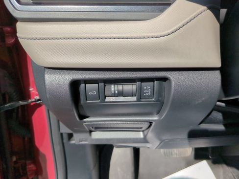 Used 2025 Subaru Forester Premium AWD/4WD image 15