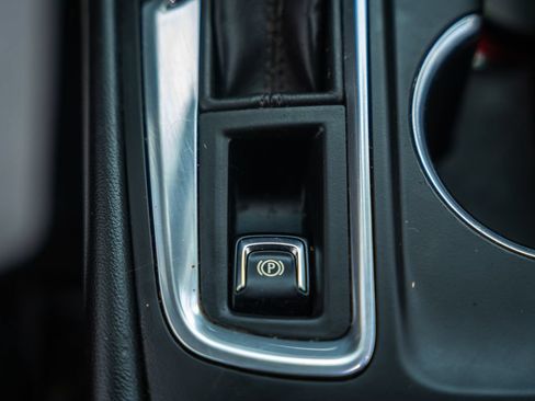 Used 2018 Chevrolet Equinox LT AWD/4WD image 26