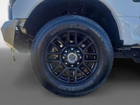 Used 2021 Ford F250 Lariat image 16