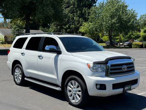 Used 2017 Toyota Sequoia Platinum AWD/4WD image 8