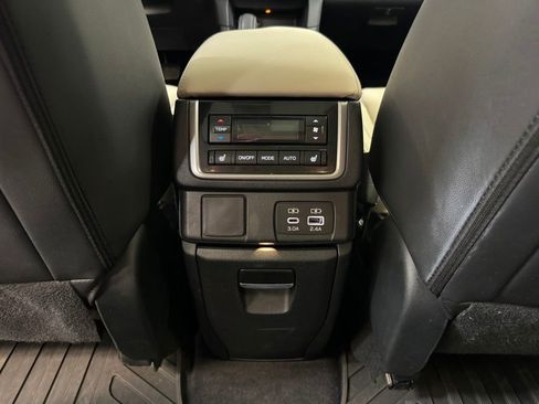 Used 2024 Subaru Ascent Limited w/ Technology Package AWD/4WD image 17
