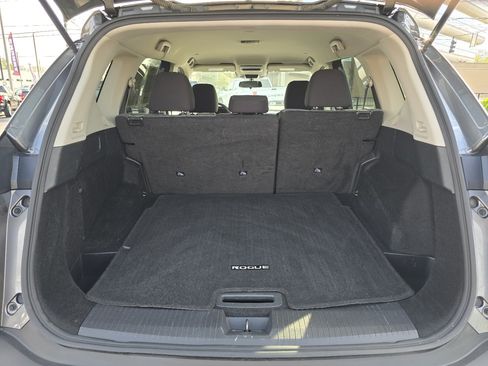 Used 2023 Nissan Rogue SV image 24