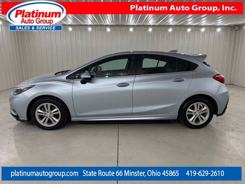Used 2017 Chevrolet Cruze LT w/ Sun And Sound Package FWD image 2