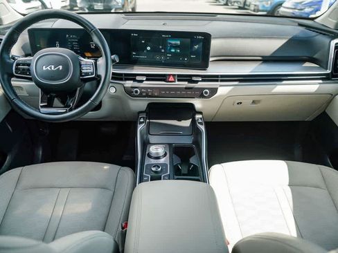 Certified 2025 Kia Sorento EX AWD/4WD image 11
