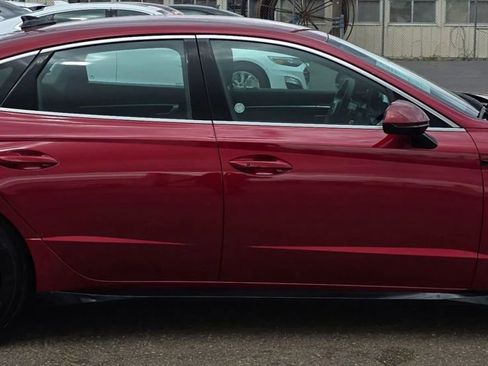 Used 2025 Hyundai Sonata SEL FWD image 2