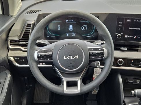 Certified 2025 Kia Sportage LX AWD/4WD image 40