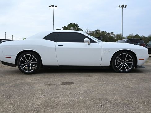 Used 2022 Dodge Challenger R/T w/ Plus Package image 6