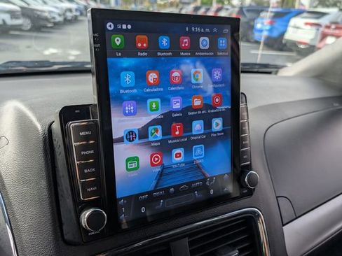 Used 2018 Dodge Grand Caravan GT image 28