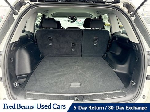 Used 2023 Jeep Grand Cherokee Laredo AWD/4WD image 25