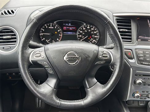 Used 2020 Nissan Pathfinder SL image 24