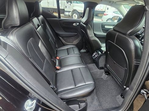 Certified 2025 Volvo XC40 B5 Plus image 10