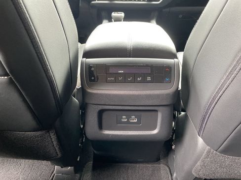 Used 2023 Nissan Pathfinder SL w/ Lighting Package (N92) FWD image 33