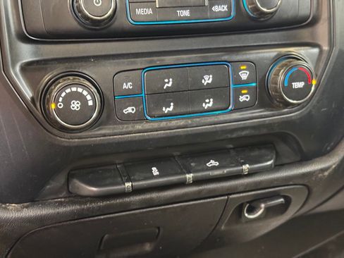 Used 2015 Chevrolet Silverado 2500 W/T AWD/4WD image 29