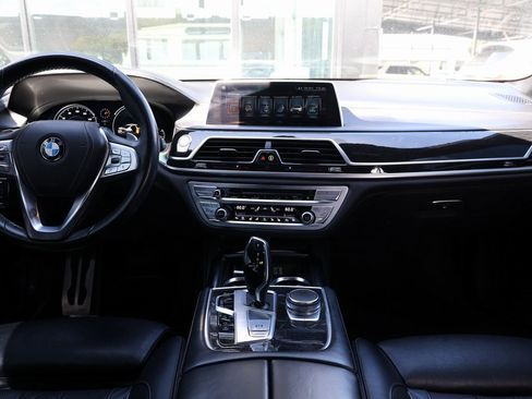 Used 2016 BMW 750i xDrive image 29