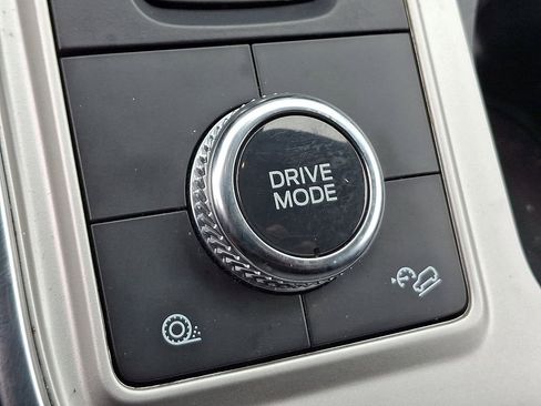 Used 2022 Ford Explorer XLT w/ Equipment Group 202A AWD/4WD image 23