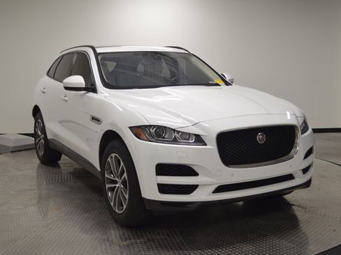 Used 2018 Jaguar F-PACE Premium image 7