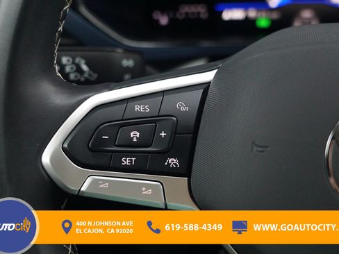 Used 2024 Volkswagen Taos SE FWD image 16