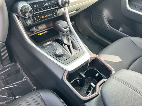 Used 2025 Toyota RAV4 Limited w/ Advanced Technology Package image 18