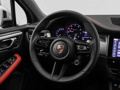 Certified 2026 Porsche Macan Turbo AWD/4WD image 33