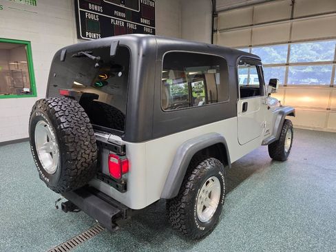 Used 2006 Jeep Wrangler Unlimited AWD/4WD image 6