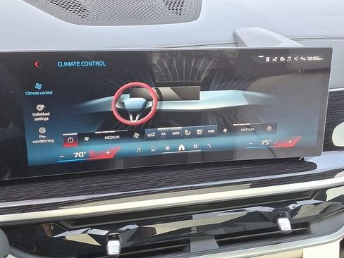 New 2026 BMW X7 M60i w/ Executive Package image 13