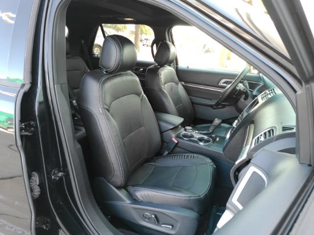 Used 2016 Ford Explorer Limited w/ Equipment Group 303A AWD/4WD image 23
