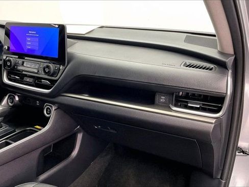 Used 2025 Toyota Grand Highlander AWD image 16