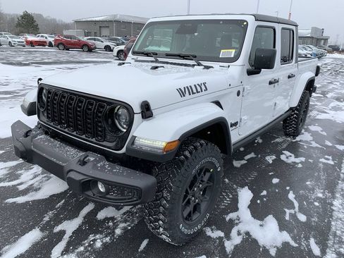 New 2026 Jeep Gladiator Sport AWD/4WD image 4