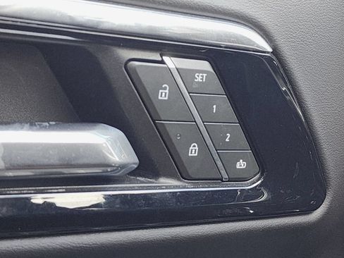 Certified 2025 Chevrolet Suburban LT AWD/4WD image 31