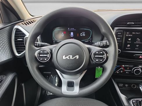 Used 2023 Kia Soul LX FWD image 13