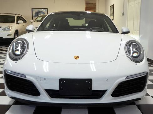 Used 2017 Porsche 911 Carrera image 4