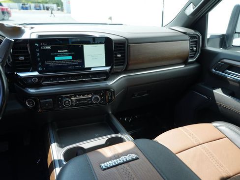 Certified 2024 Chevrolet Silverado 3500 High Country w/ LPO, Dark Essentials Package AWD/4WD image 21