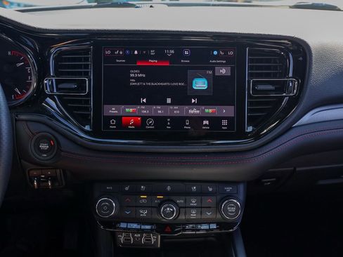 Used 2025 Dodge Durango GT image 29