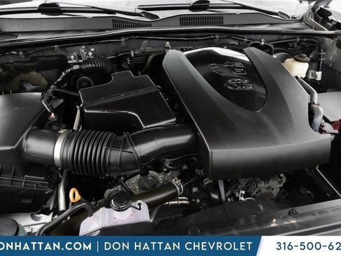 Used 2020 Toyota Tacoma SR5 AWD/4WD image 29