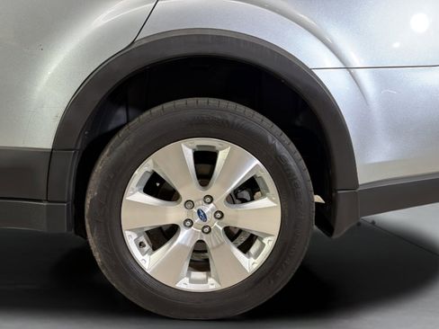 Used 2012 Subaru Outback 3.6R Limited w/ Moonroof Pkg AWD/4WD image 37