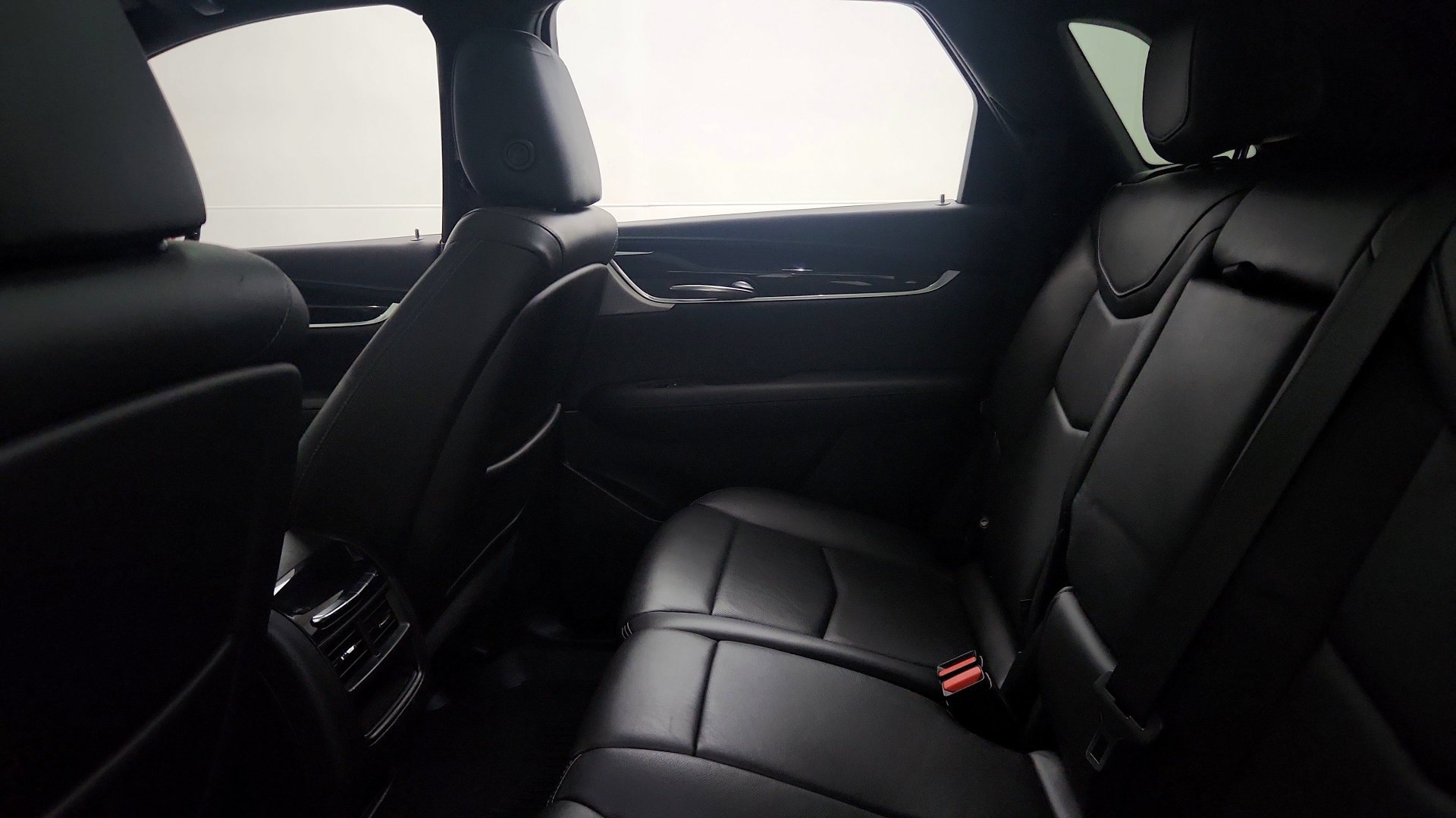Used 2020 Cadillac XT5 Premium Luxury w/ LPO, Floor Liner Package FWD image 24
