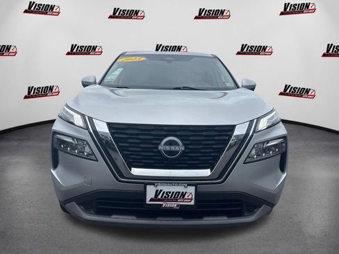 Used 2023 Nissan Rogue SV image 2